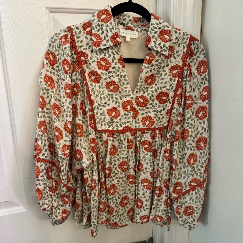 NWOT Floral Print Women's Top